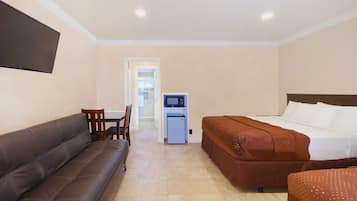 Suíte família, 2 quartos, para não fumantes, geladeira e micro-ondas | Roupas de cama premium, escrivaninha, ferros/tábuas de passar roupa