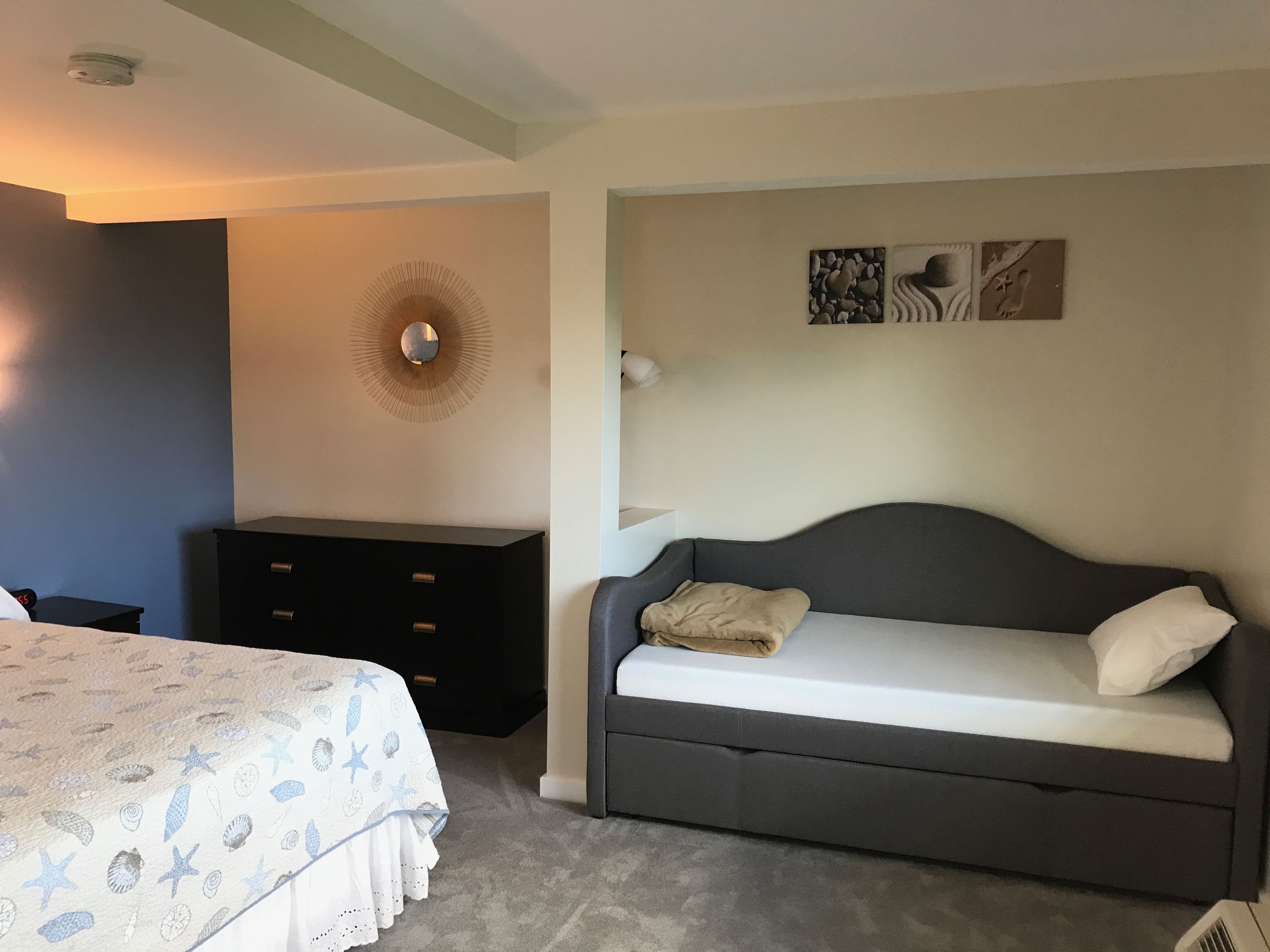 Suite familiale, 1 chambre, cuisine, vue sur l’océan | Couette en duvet, bureau, rideaux d’obscurcissement