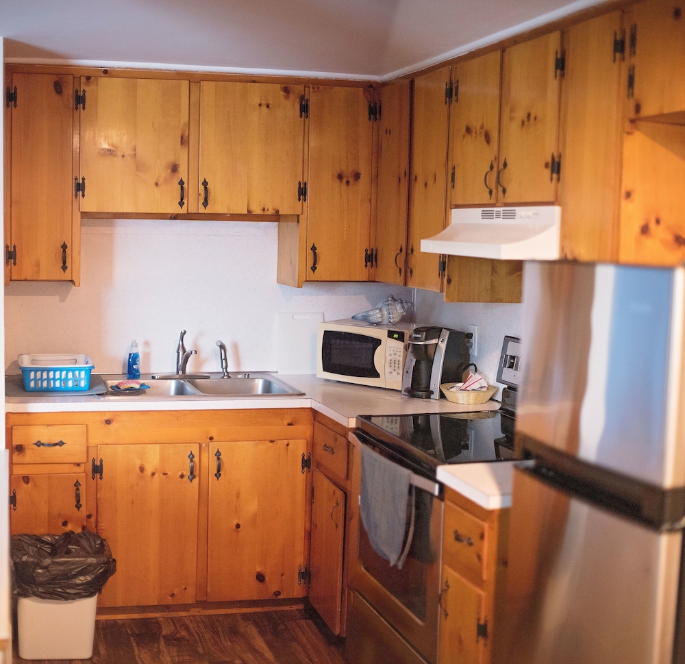 Ledges By The Bay by null