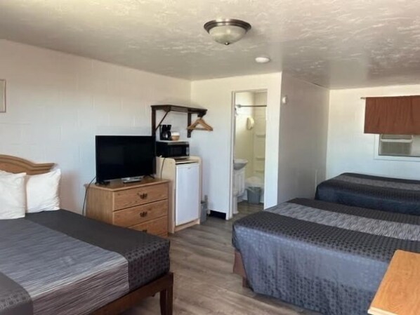 Studio, 2 Queen Beds | Desk, iron/ironing board, free WiFi, bed sheets