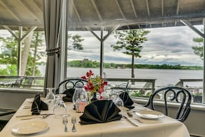 Alfresco dining