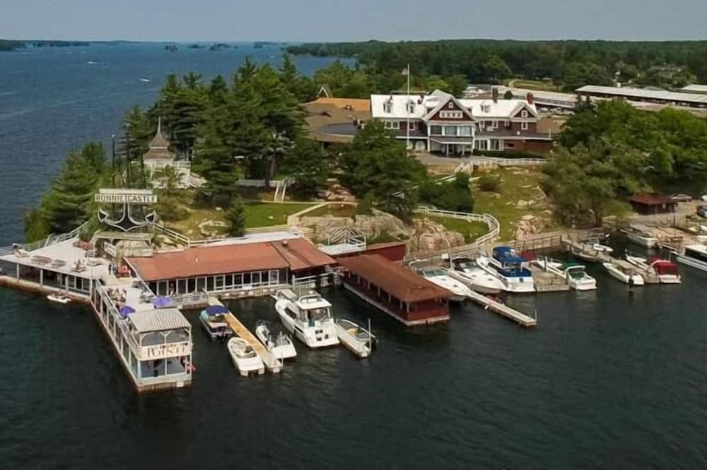 Bonnie Castle Resort & Marina