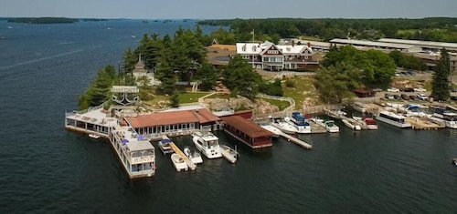 Bonnie Castle Resort & Marina