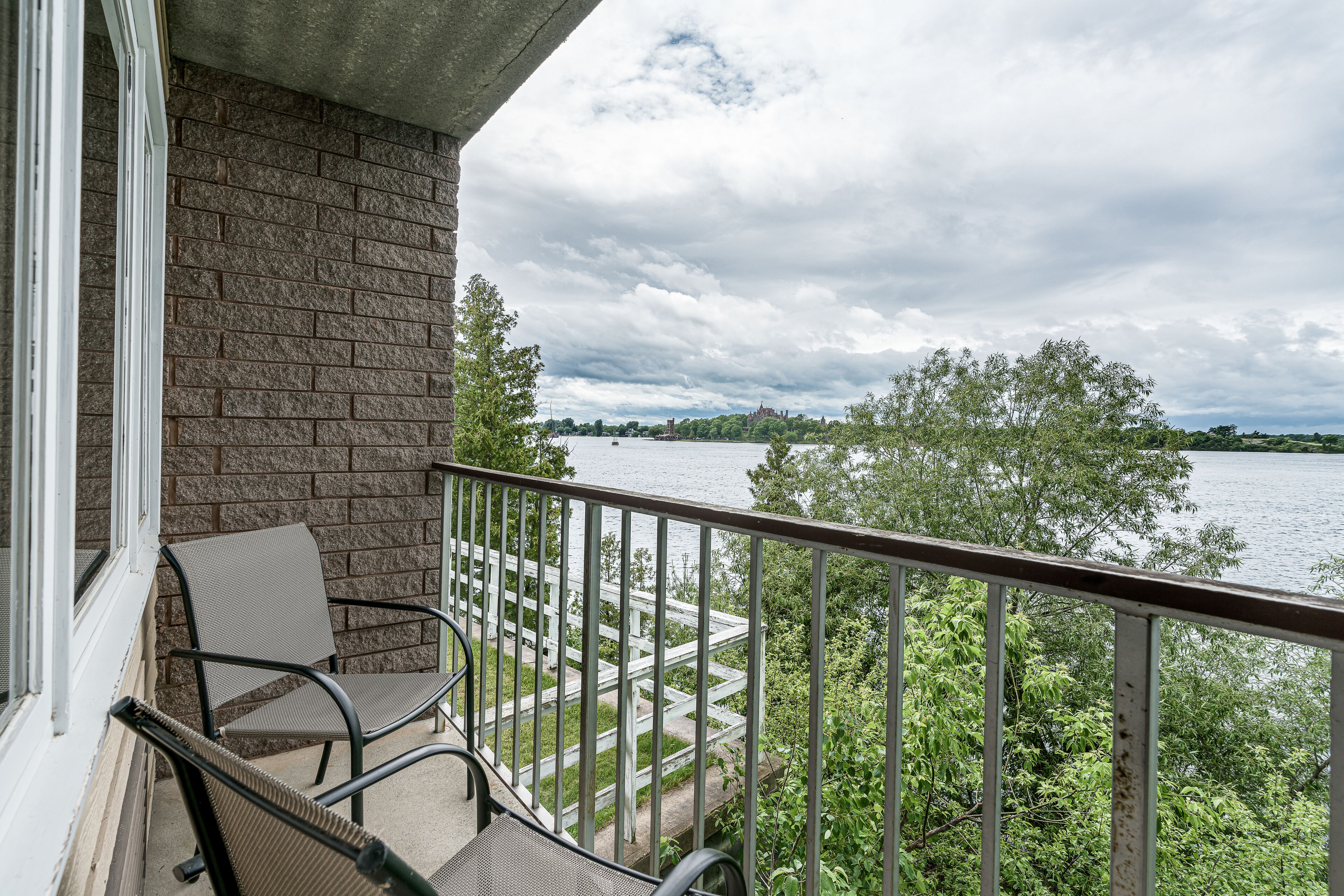 Room, 1 King Bed, Jetted Tub, River View | Terrace/patio