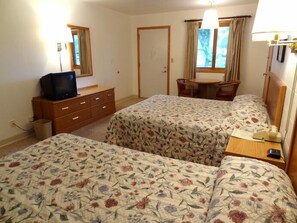 Standard Room, 2 Double Beds