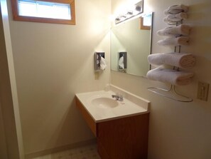 Bathroom sink - Cresco Motel (Cresco)