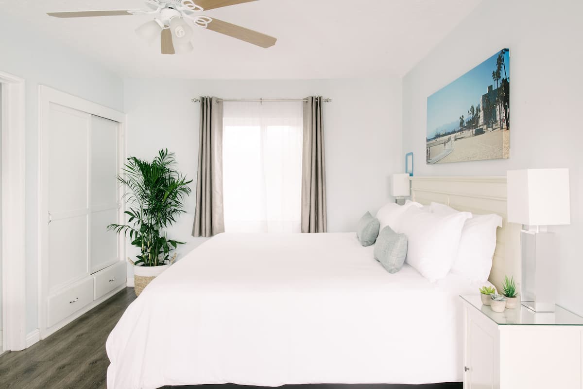 1 bedroom, minibar, in-room safe, individually furnished