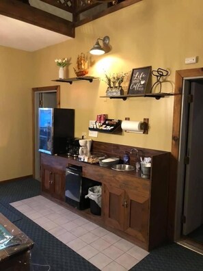 Lobby lounge