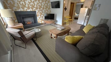 1 habitación, minibar y muebles diferentes