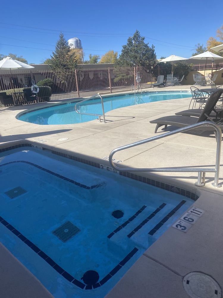 El Pueblo Lodge by null