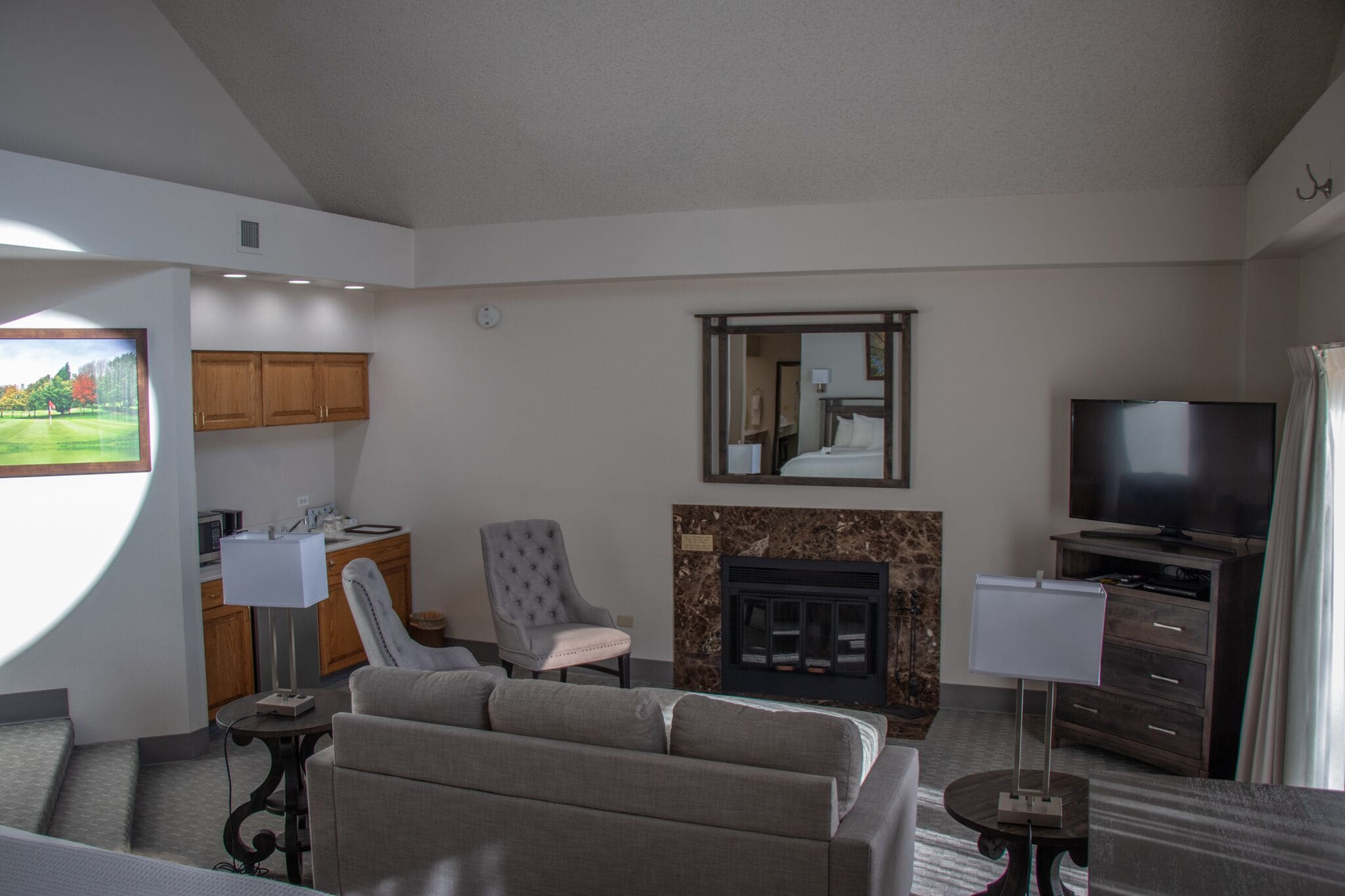 premier suite, 1 king bed | in-room safe, individually decorated, individually furnished, desk