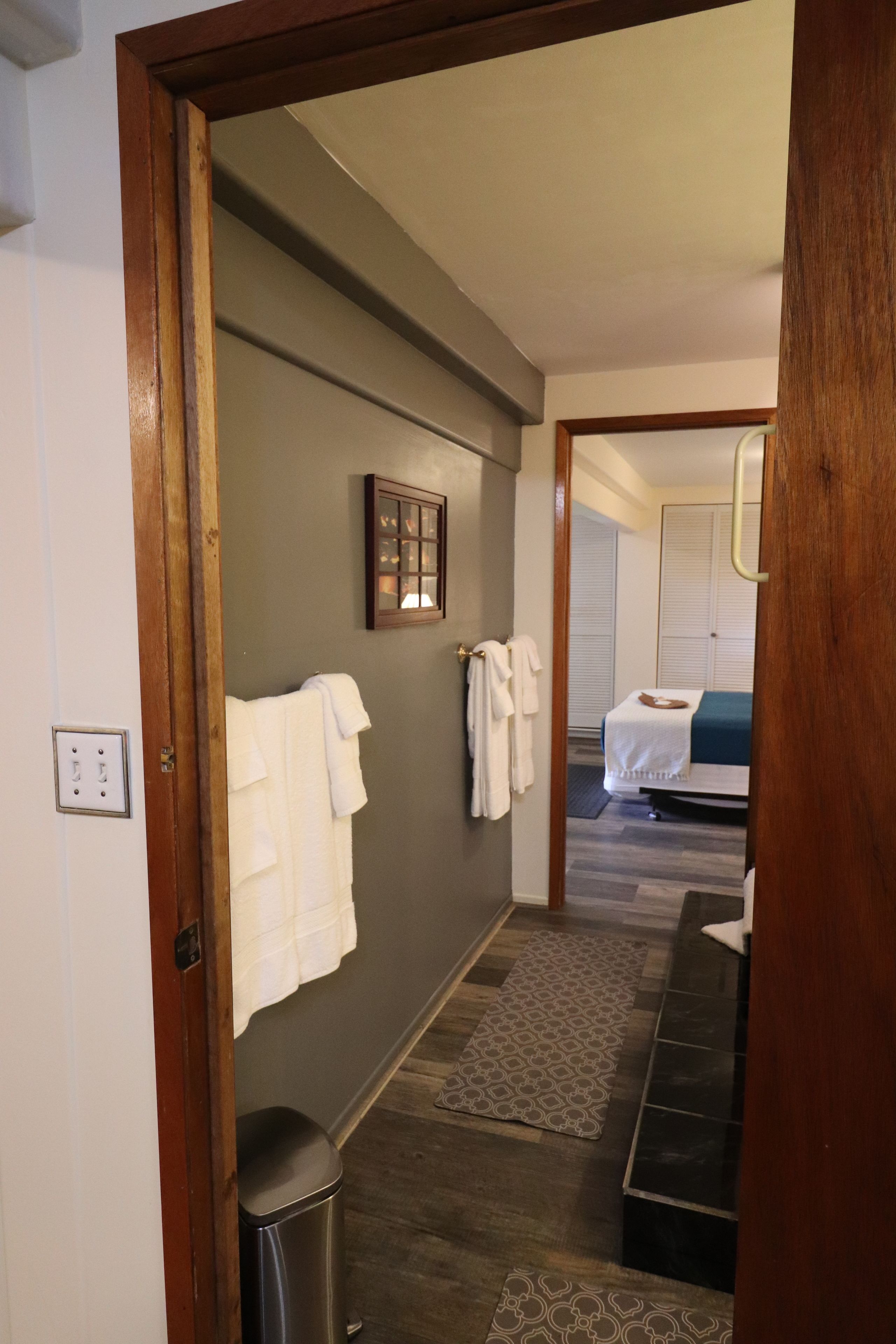 Familien-Suite, 2 Schlafzimmer, eigenes Bad | Badezimmer | Dusche, Handtücher, Seife, Shampoo