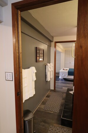 Family Suite, 2 Bedrooms, Private Bathroom | Bathroom - Hawaii Island Resort (Naalehu)