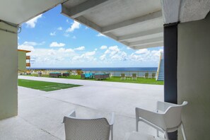 Deluxe Suite - Two-Bedroom with Kitchen | Terrace/patio