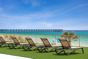 Hotel Exterior at Chateau Beachfront Resort, BW Signature Collection