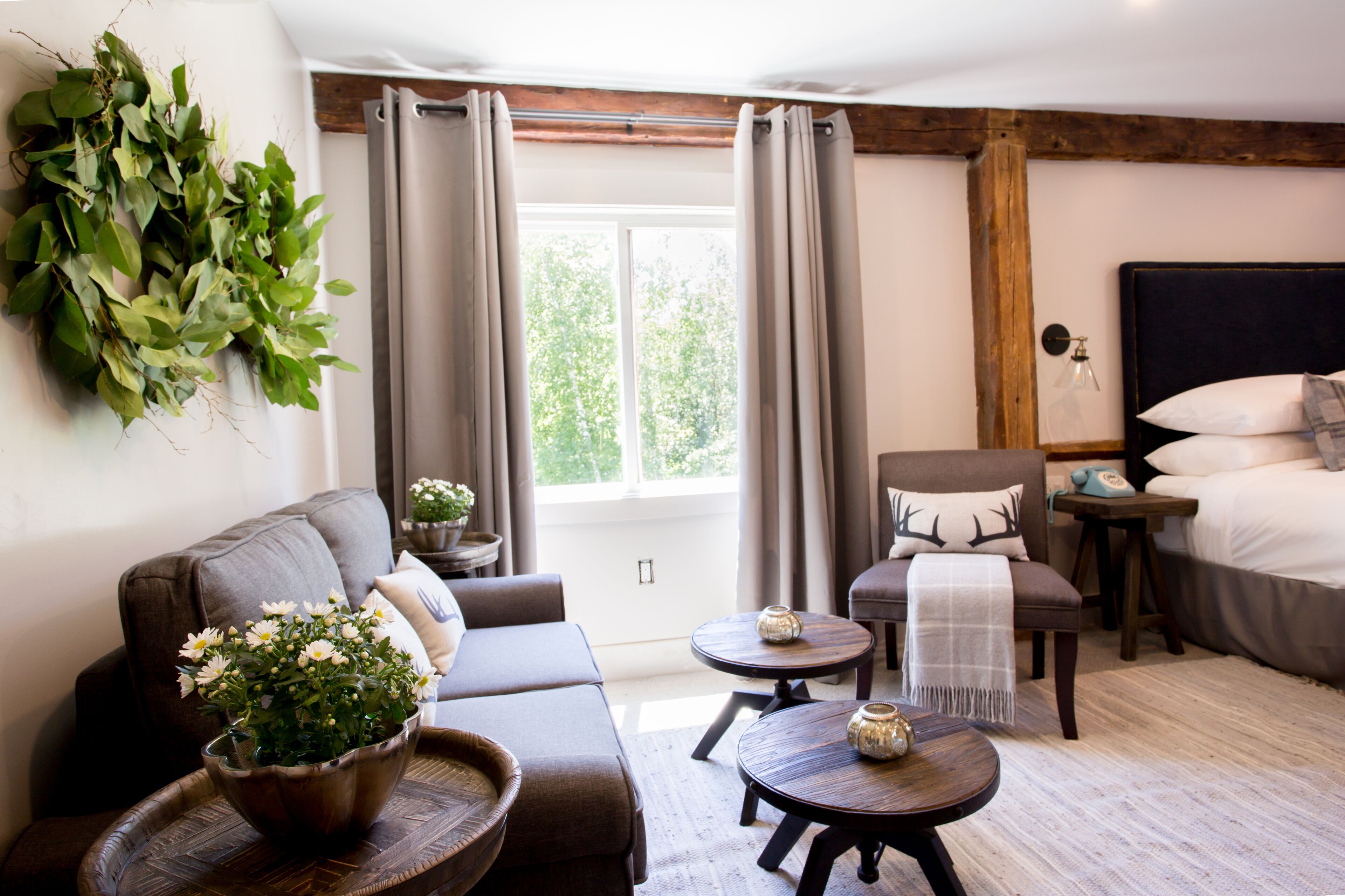 barnhouse mountain view suite | living room | 40-inch smart tv with cable channels, tv, table football