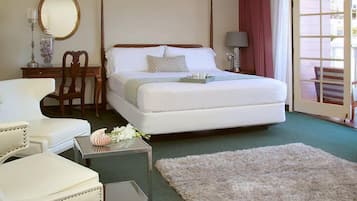 Room, 1 King Bed, Jetted Tub, Ocean View ((7JB) Shared balcony) | Iron/ironing board, free WiFi, bed sheets
