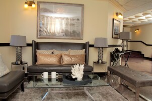 Sala de estar en el lobby