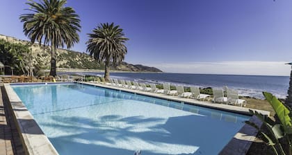 Cliff House Inn On The Ocean