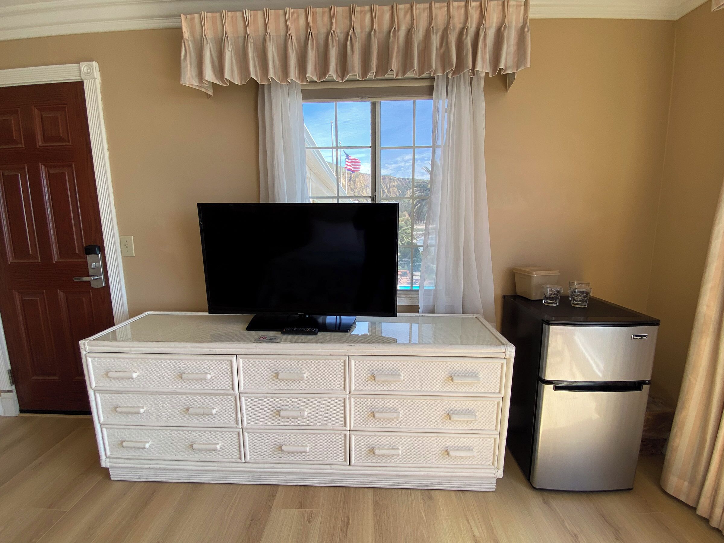 ocean view two room jacuzzi suite #12 | television