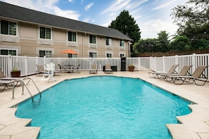 Seasonal outdoor pool, sun loungers