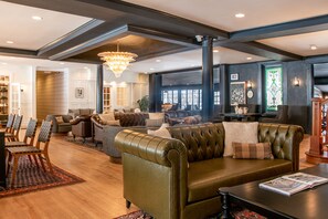 Lobby - The Wentworth (Jackson)