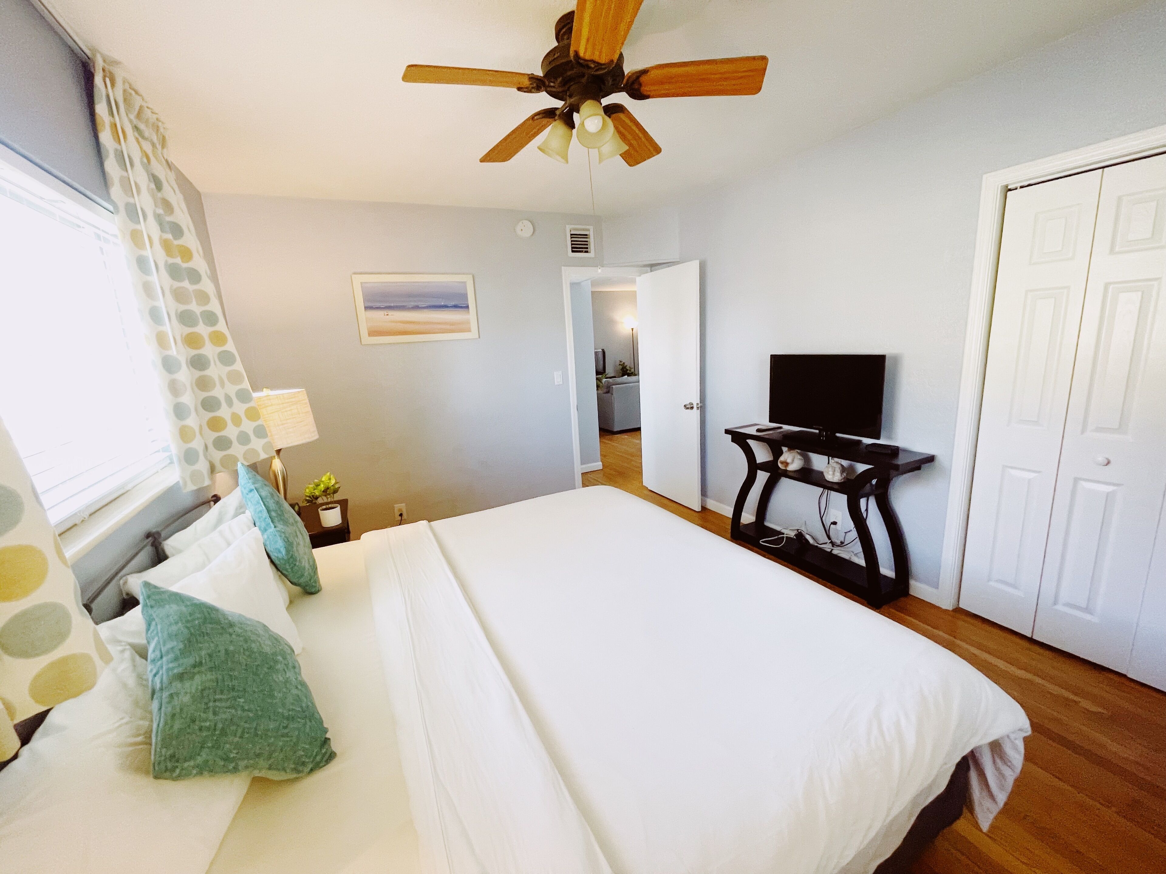 Superior Apartment | Iron/ironing board, free WiFi, bed sheets