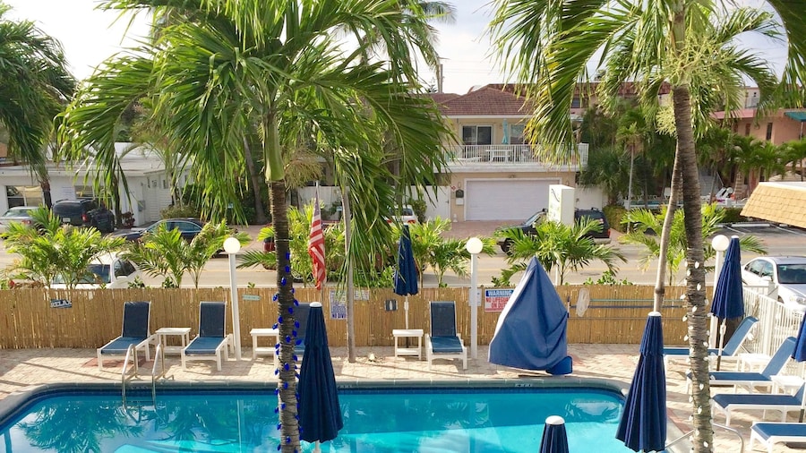 Great Escape Apartments by Lowkl