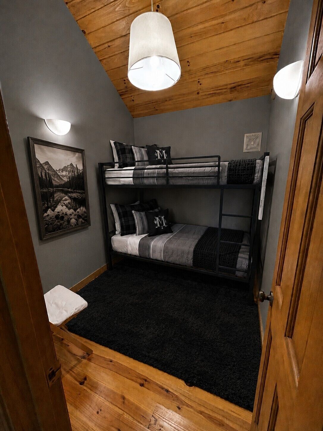 Superior Cabin, Courtyard View (Red Cedar) | Egyptian cotton sheets, premium bedding, pillowtop beds