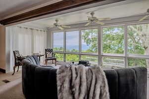 Executive Suite, Ensuite, Mountain View (Blu Oasis) | Miscellaneous