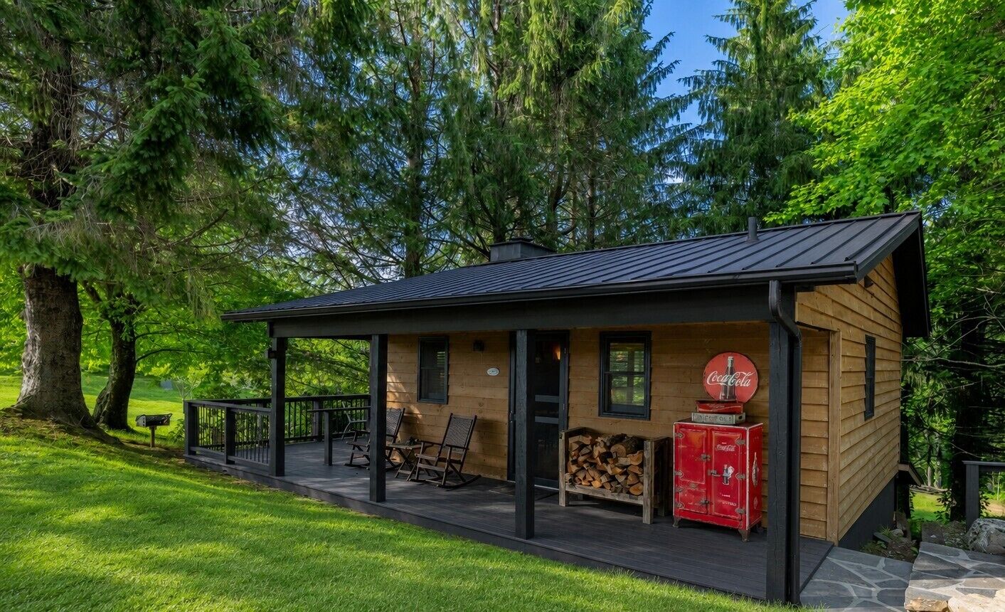 Deluxe Cabin, Fireplace, Mountain View (Coca-Cola Cabin) | Terrace/patio