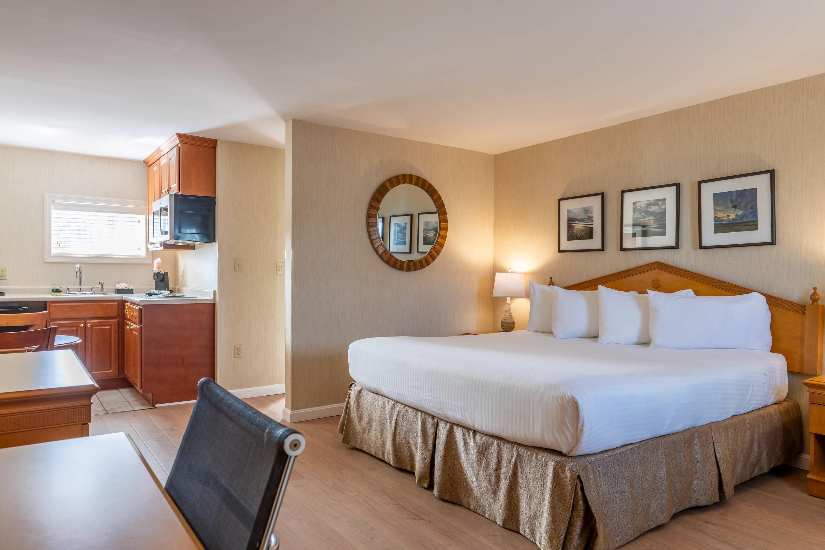 Room, 1 King Bed (Efficiency) | Hypo-allergenic bedding, desk, blackout drapes, iron/ironing board