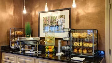 Desayuno continental incluido todos los días