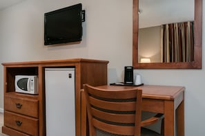 1 bedroom, premium bedding, pillow-top beds, in-room safe