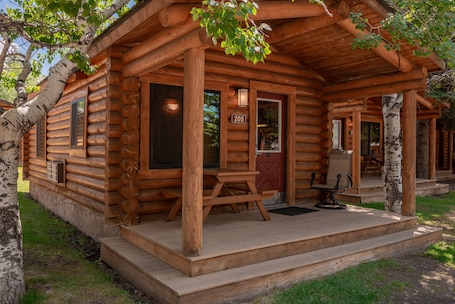 Exterior. Cowboy Village Resort