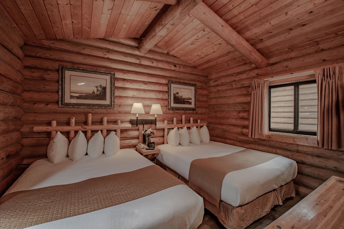 Deluxe Cabin, 2 Queen Beds w/Sofabed