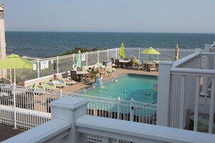 Microondas, cafetera/tetera