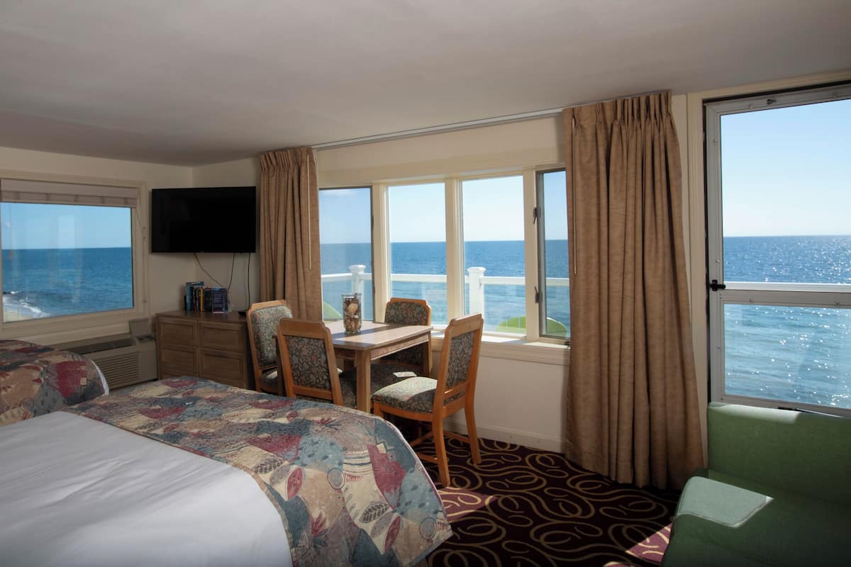 Superior Room, 2 Double Beds, Balcony, Ocean View (Superior Ocean Front 2nd Floor) | Iron/ironing board, free WiFi, bed sheets