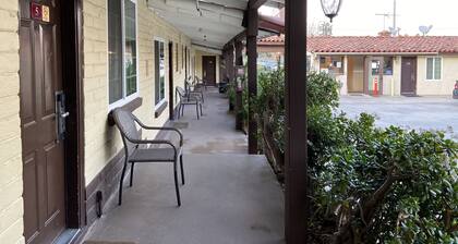 El Patio Inn - Near Universal Studios Hollywood