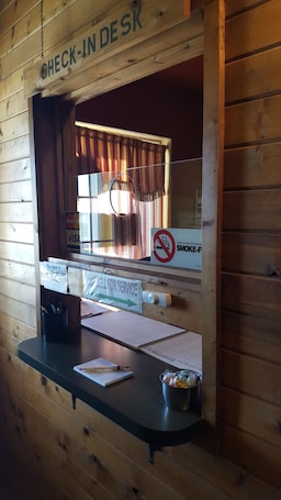 Recepção. Earth Inn Motel