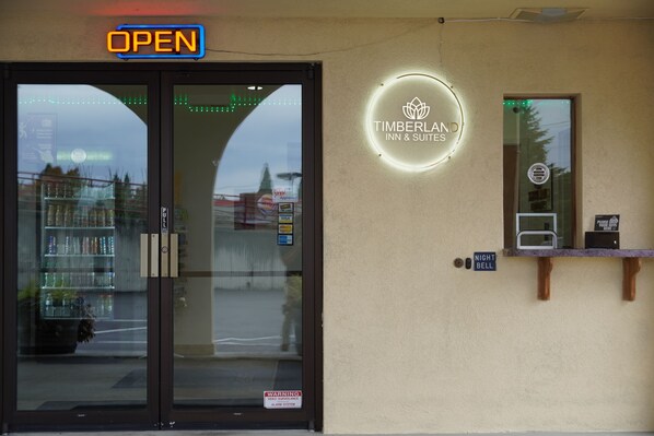 Front of property - Timberland Inn & Suites (Castle Rock)