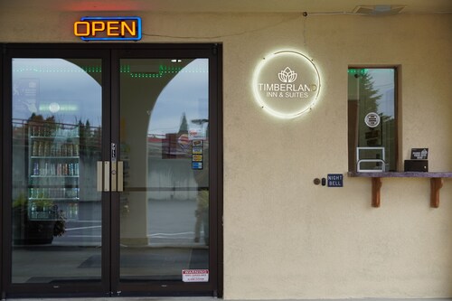Timberland Inn & Suites