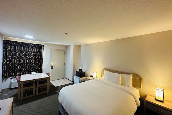 Standard Room, 1 Queen Bed, Non Smoking