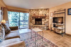 Condo, 1 Bedroom Breckenridge Business License No. 40466 | Living room | Flat-screen TV, fireplace, DVD player