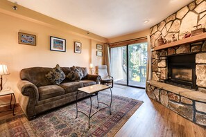 Condo, 1 Bedroom Breckenridge Business License No. 40466 | Living area