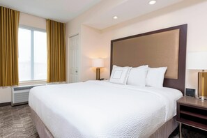 1 bedroom, premium bedding, pillowtop beds, in-room safe