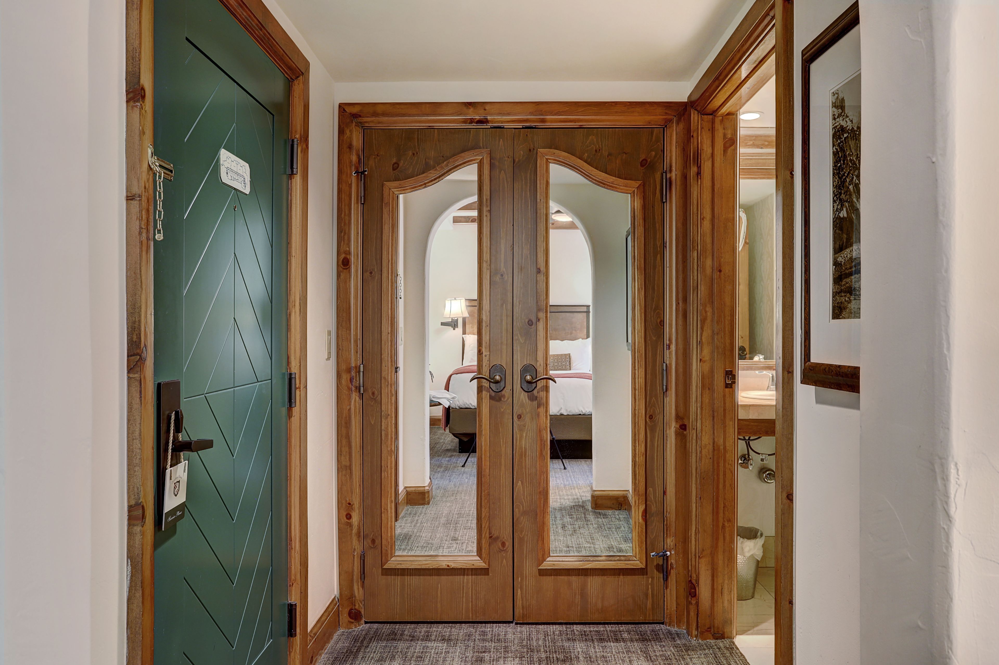 客房, 2 張標準雙人床 (Lupine) | 起居區 | 52-吋電視、衛星頻道、 DVD 播放機