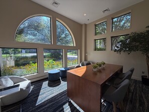 Sala de estar en el lobby