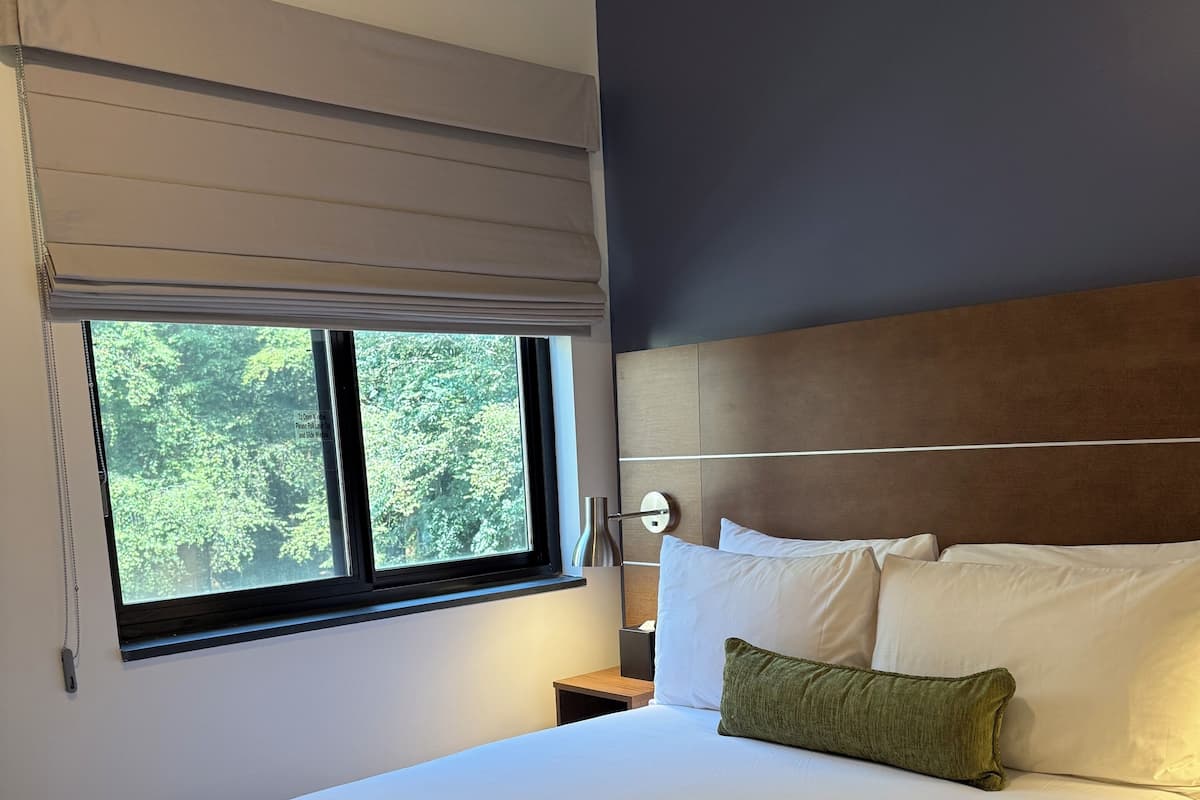 Single Room | Premium bedding, desk, laptop workspace, iron/ironing board
