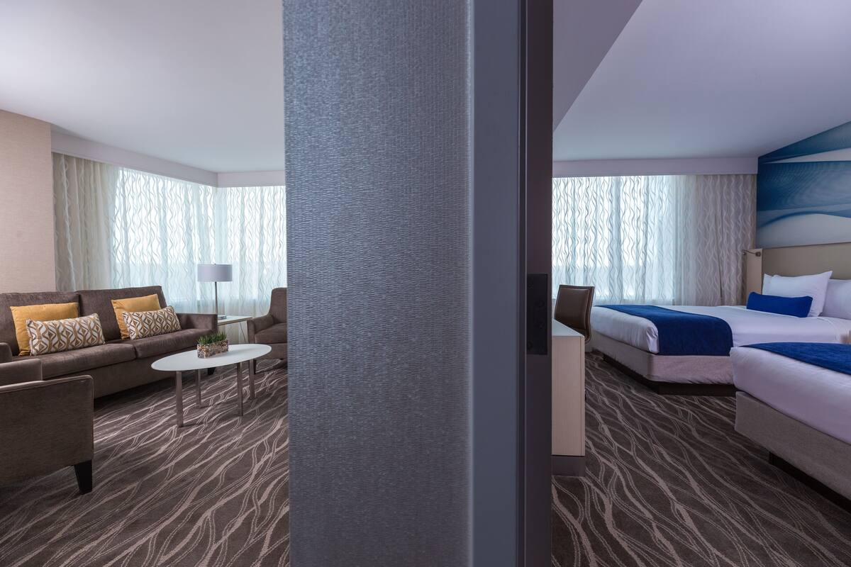 earth tower - horizon suite 2 queen beds | 1 bedroom, minibar, in-room safe, desk
